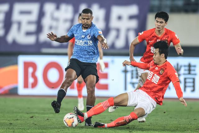 西卡三双步行者终结76人连胜 爵士送奇才7连败